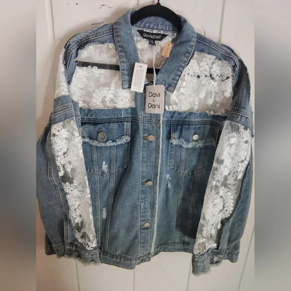 NWT!! DAVI & DANI Denim & Lace Jacket. Size 1XL - Picture 8 of 10